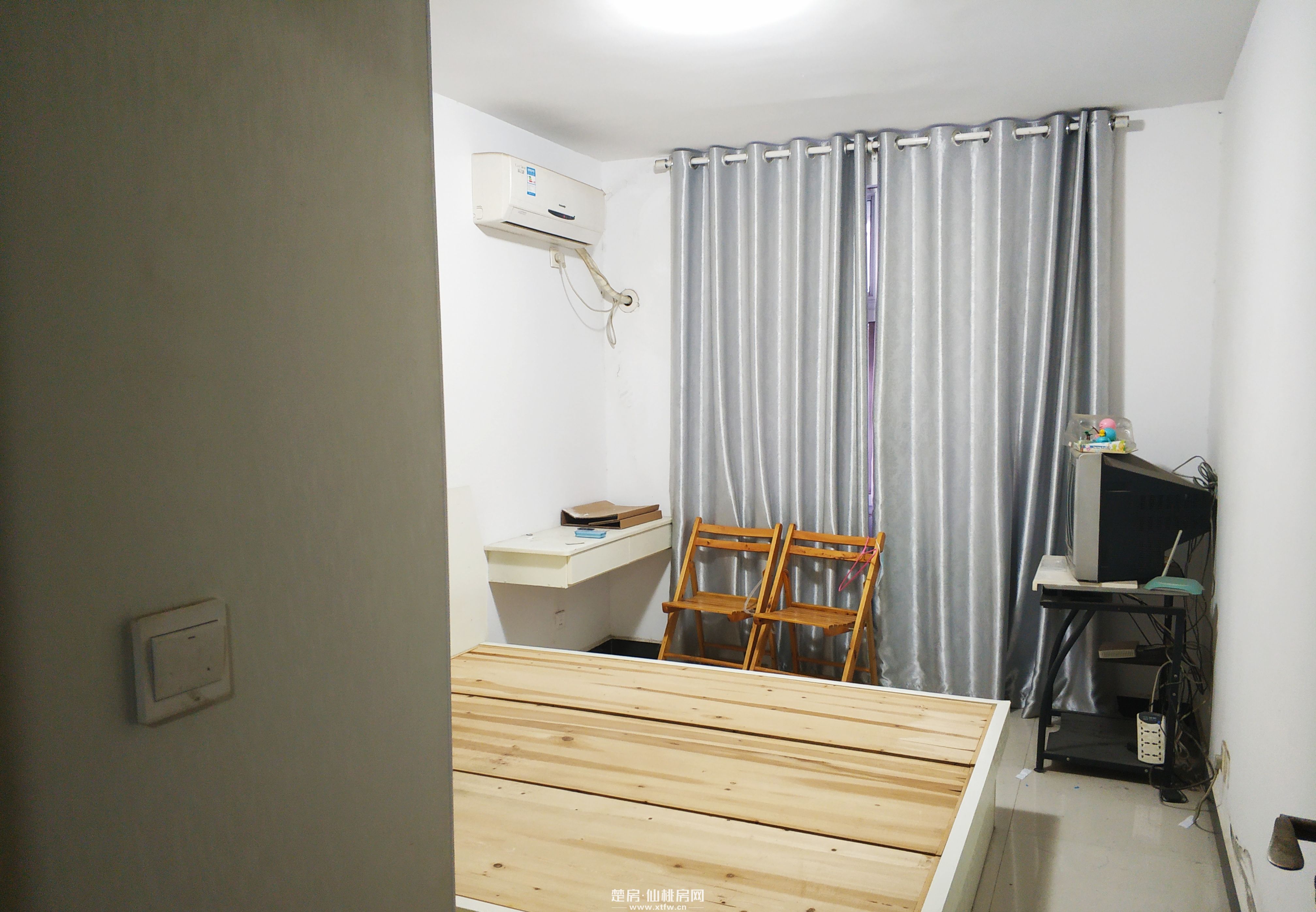 职院对面2室1厅