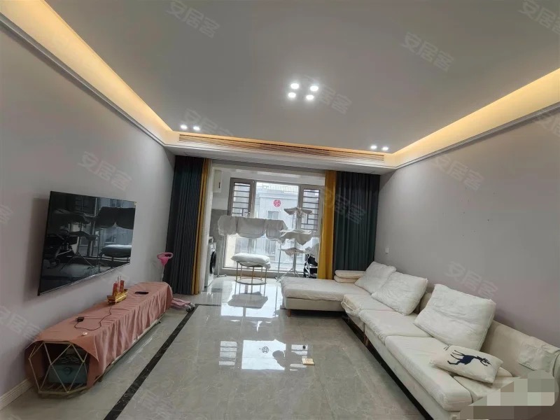 237，城西，天然氧吧，绿地华庭，精装九成新，洋房送大露台，证满二，南北通透