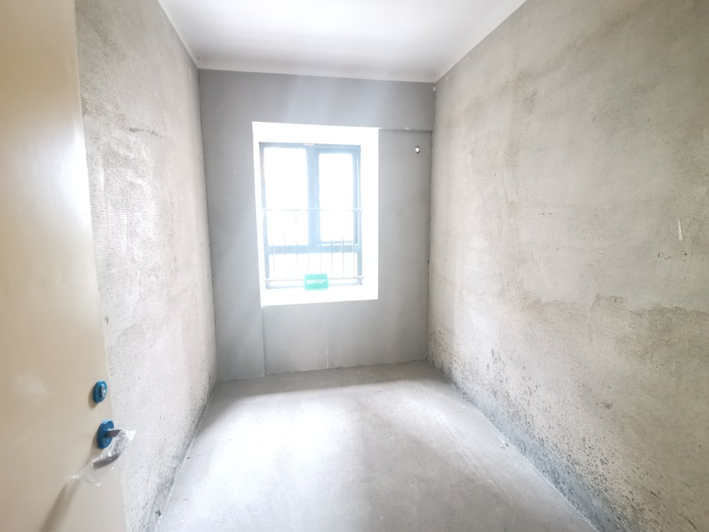 森林国际翡冷翠毛坯大三房二中旁学府好房南北通透边户房东外地置业诚心卖 看房