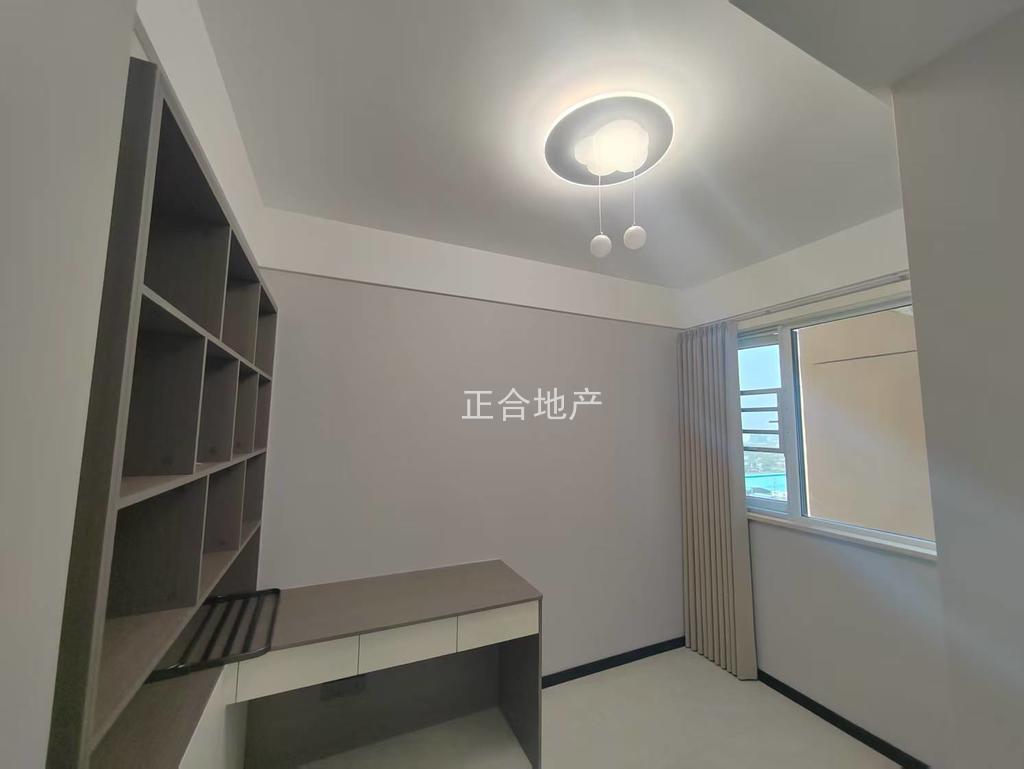 诚心出售，满庭春，供暖房，电梯好楼层，精装三房，仙桃xiao学新三中,证满二年