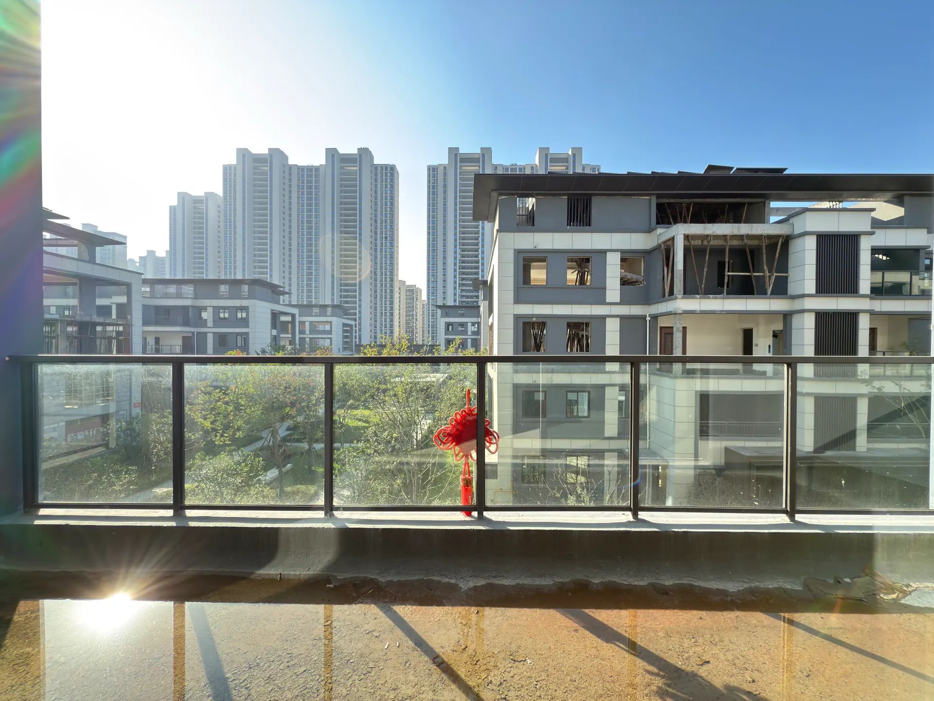 诚心出售。吾悦，叠墅，位置好日照强，业主诚心出售