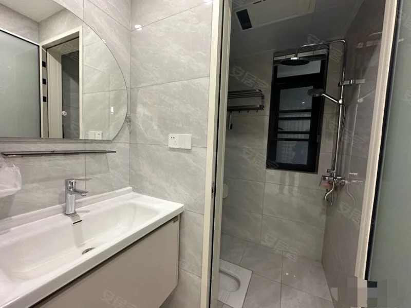 降价了，急售，城南，锦绣江山望府，全新装修三房，人车分流。拎包入住