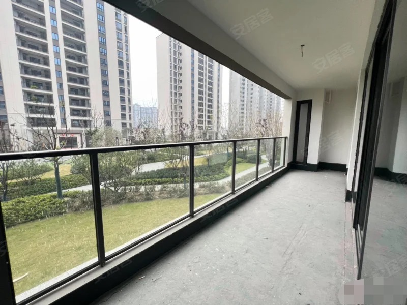 城南，吾悦广场， 169平大平层 ， 一梯一户，小高层 ，单嫁5700，双阳台