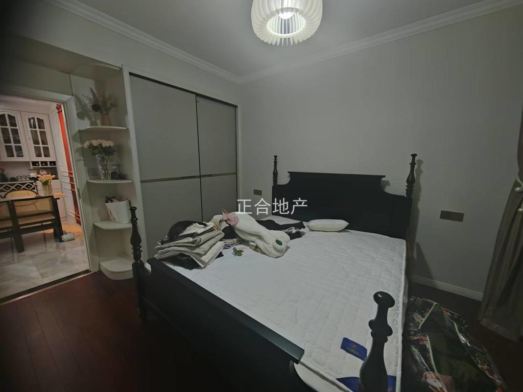 降价了，沔街上，新街，精装大两房，中间好楼层，成色新，三中，沔阳xiao学