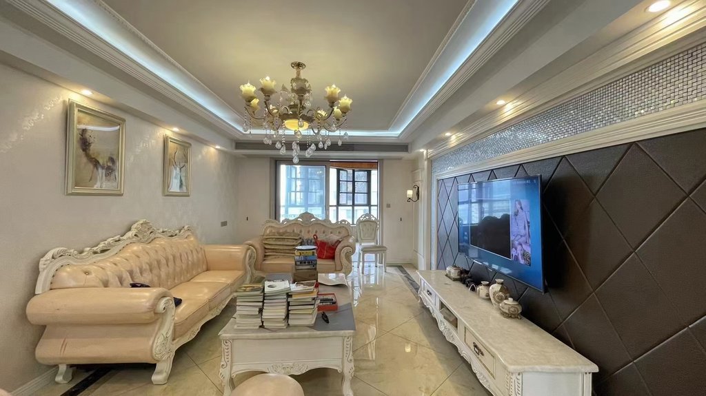 颐和公馆.精装三房.楼层好.三面采光.视野好.