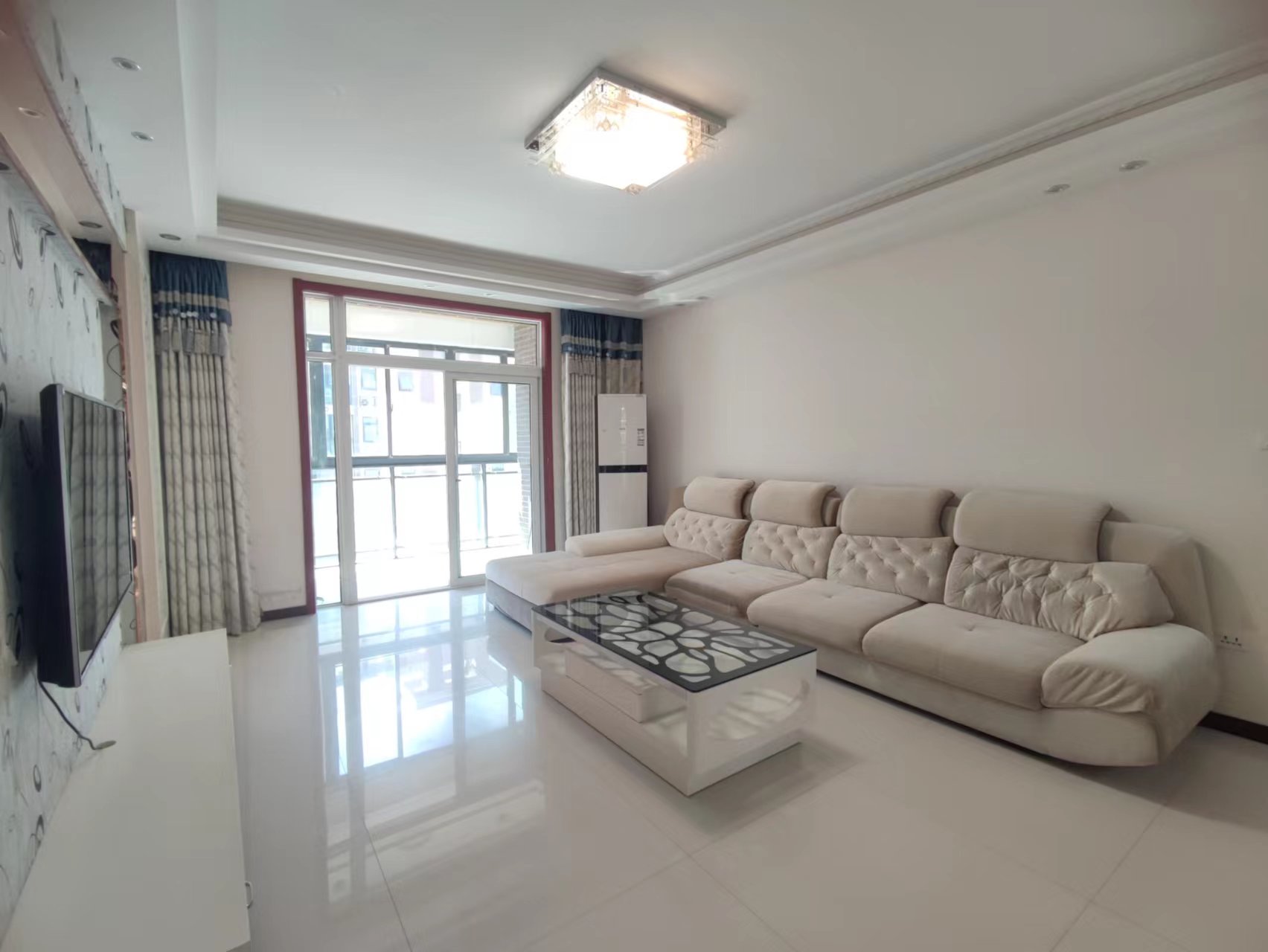 中央华府精装修中间楼层楼下仙桃晓学菜场看房方便价格可谈