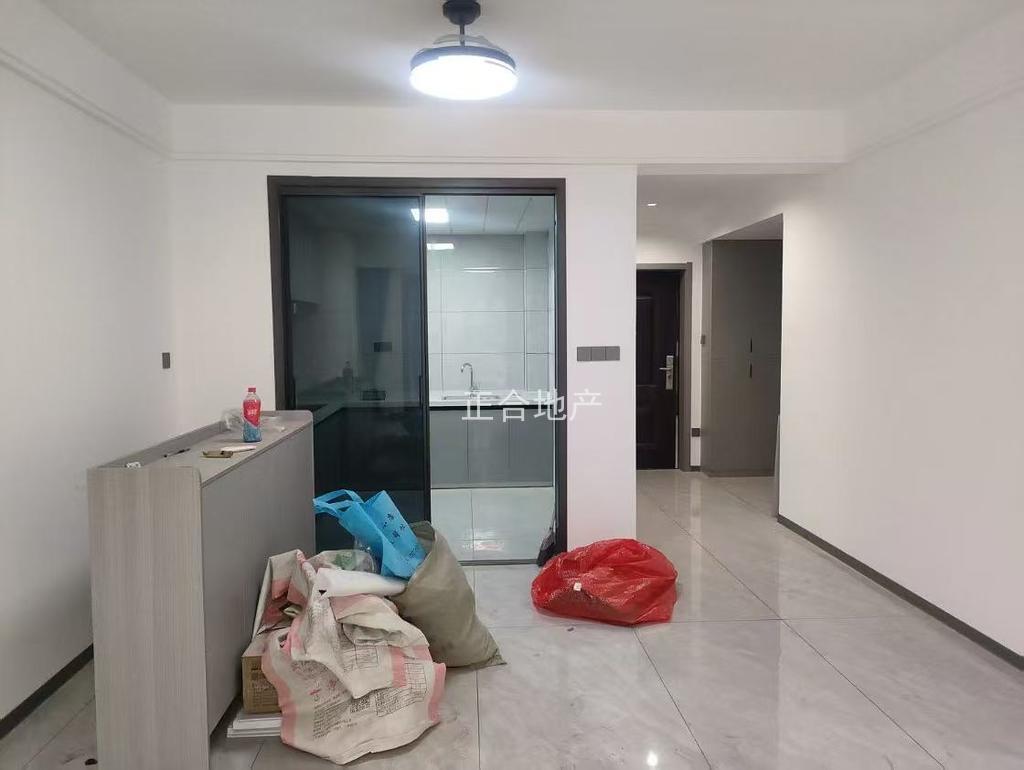 降价了，捡漏，城南，沔阳清华园，精装三房，电梯好楼层16楼，证满二，全新