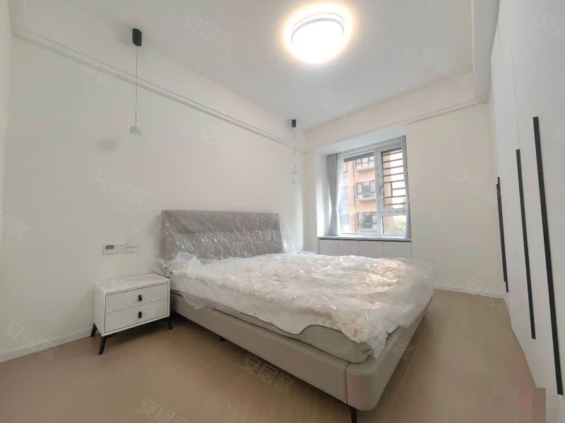 254，急售，沔阳公馆，全新精装三房，东边户，带车位，满二，一天未住