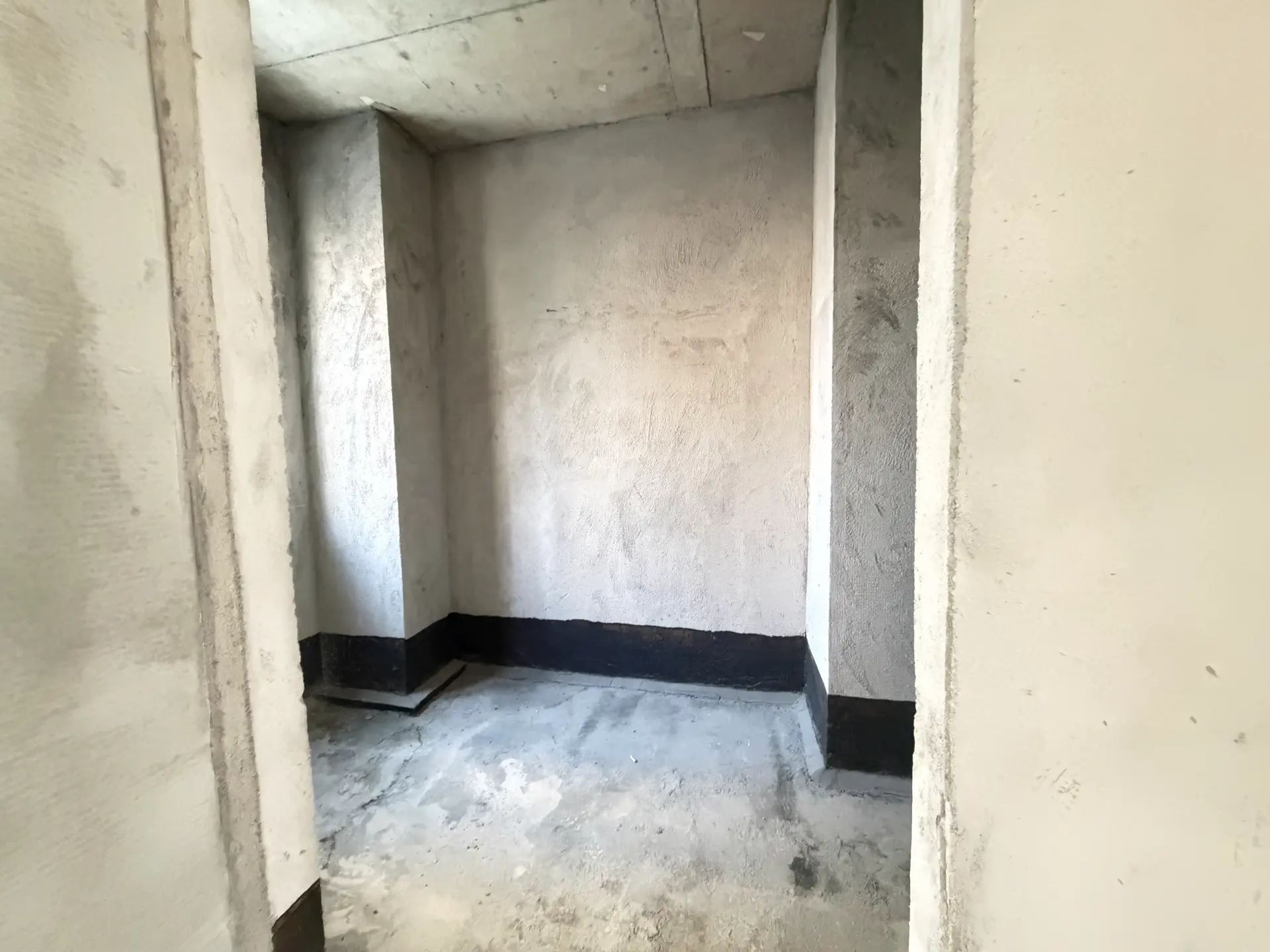 城南，蓝天花园，四房二厅二卫，小高层，好楼层，户型方正，釆光不错！