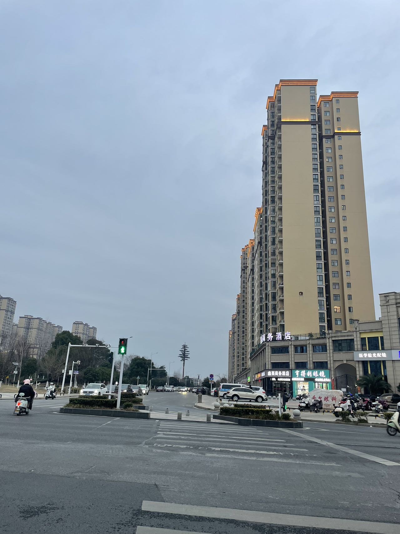 新城壹号五期商铺60平简装上下两层整体出租，