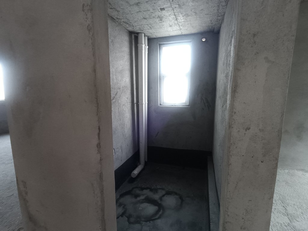 城西大盘满庭春毛坯供暖大三房下楼就是雪校