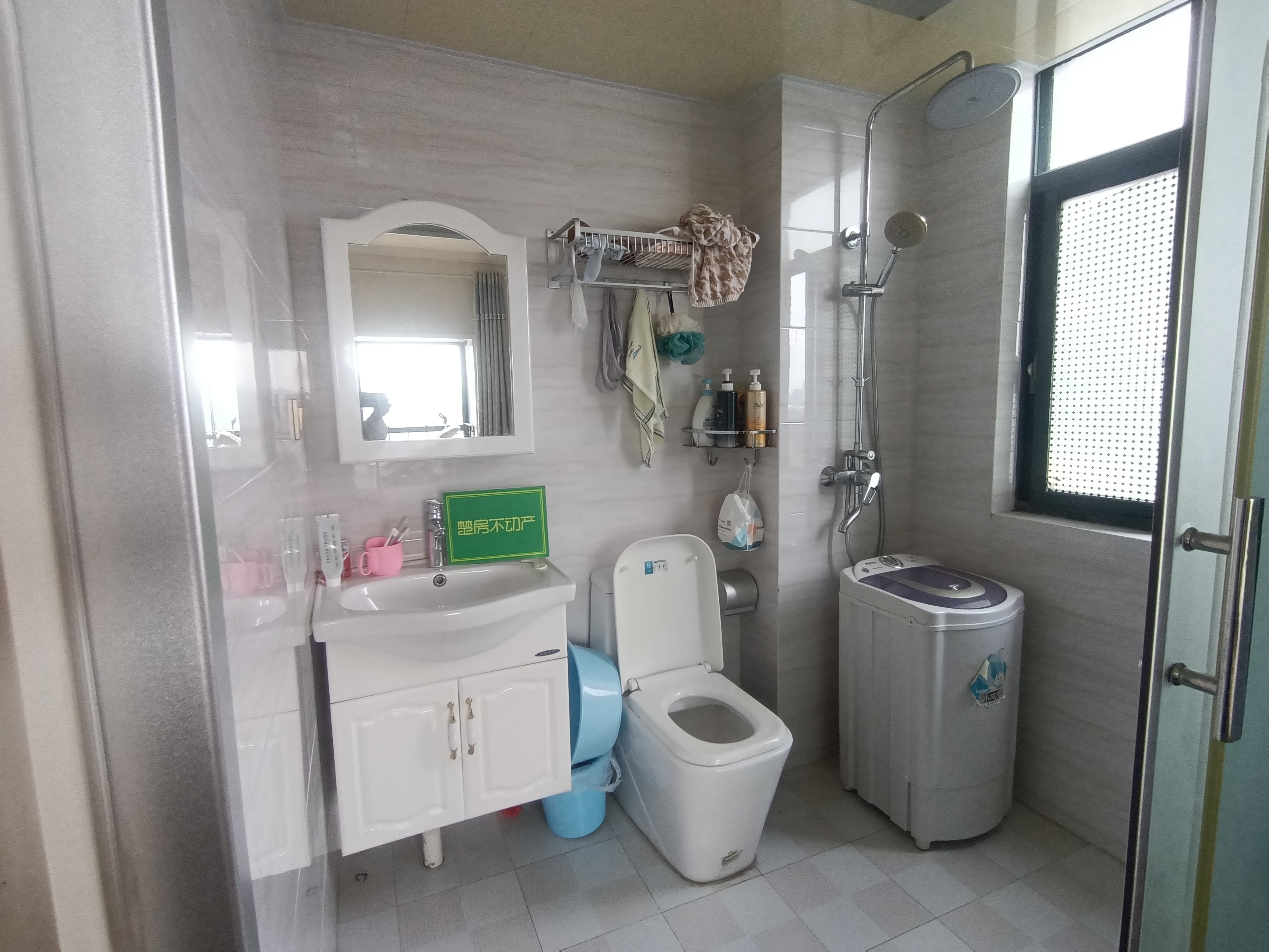 时代广场车站旁精装三房下楼菜场方便狠诚意出售