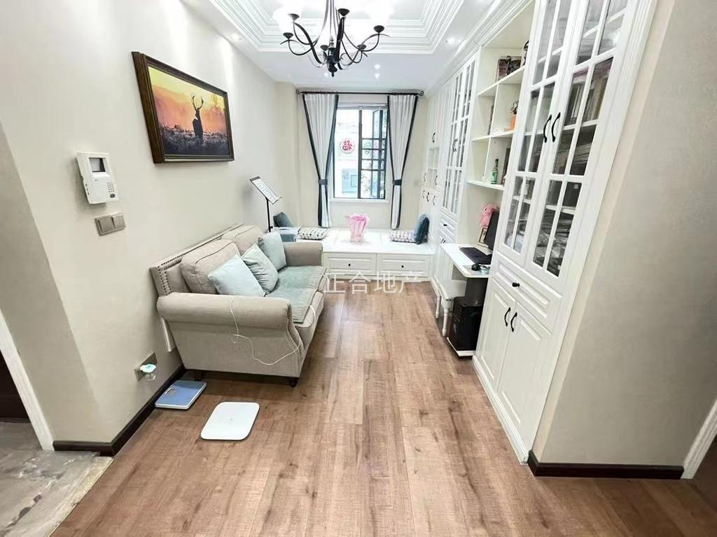 亏本出售，绿地华庭锦城，送40平入户花园，精装三房，证满二