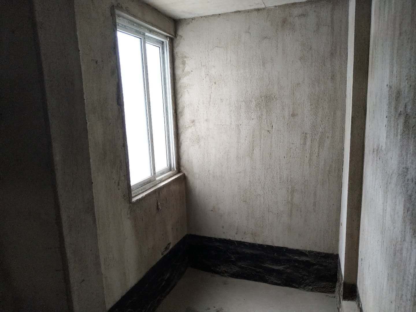 城南城市丽景毛坯三房，南北双阳台，证满二