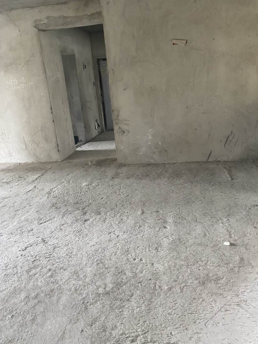 新城一号四期湖景房户型好南北通透，周边商圈成熟 楼层 附近