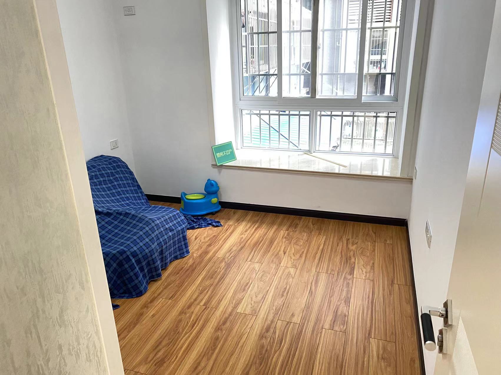 汉江景苑精装大三房新三中旁老证税费低