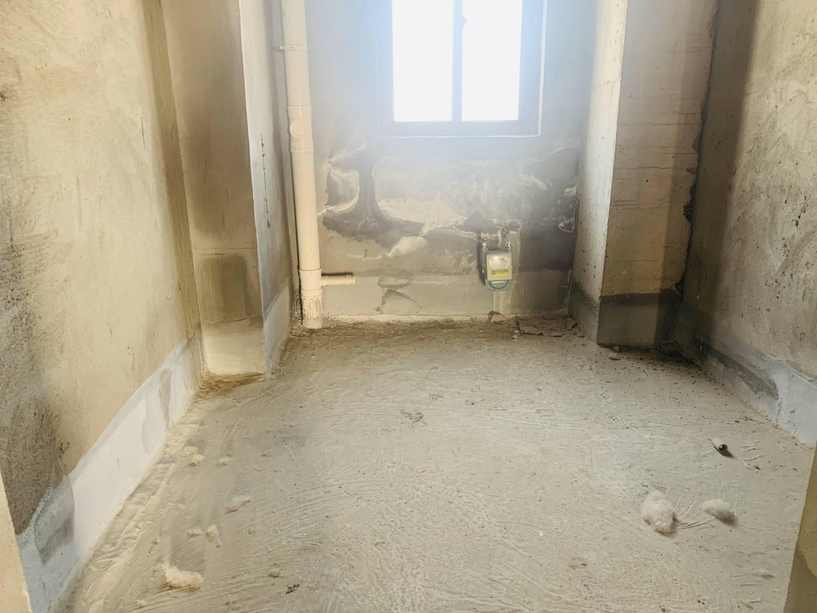 汉江大桥旁，御江华府，一梯两户洋房，电梯好楼层。