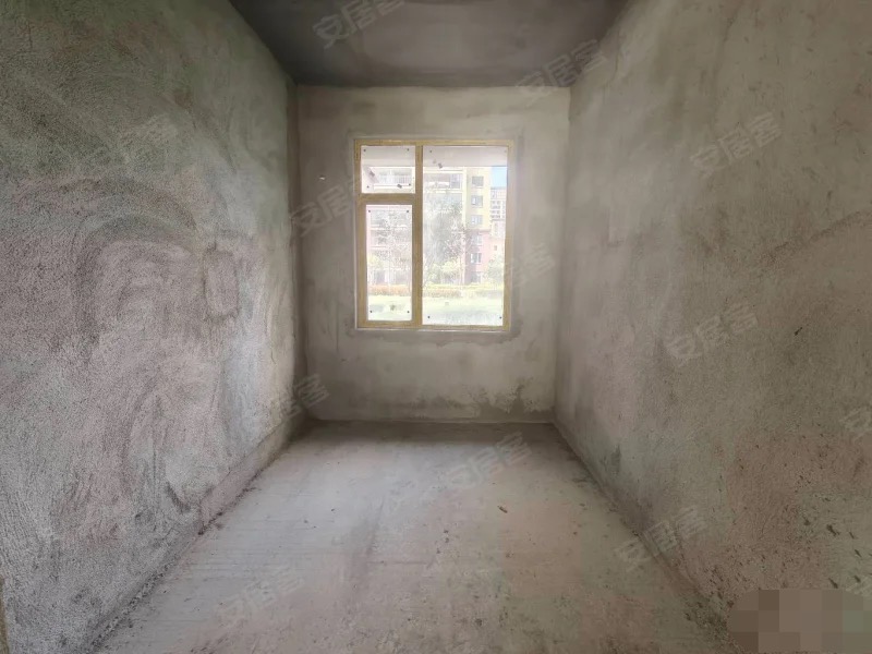 城南，新城名都，毛坯四房，单价不到5000，证满二，东边户