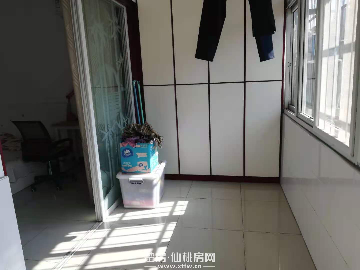 三室两厅两卫步梯中层有证清静读一中