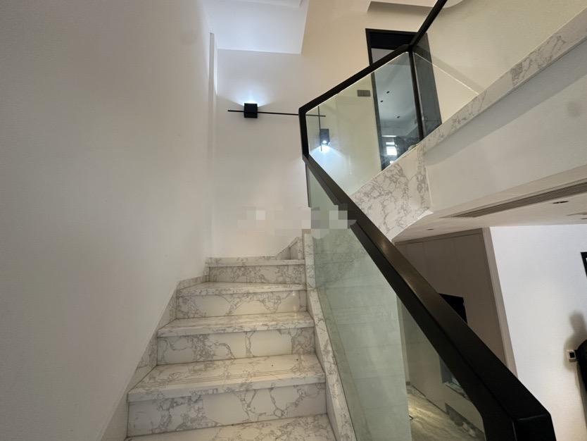 房东亏本出，祥生毫华别墅，全屋地暖，品牌装修，证满二