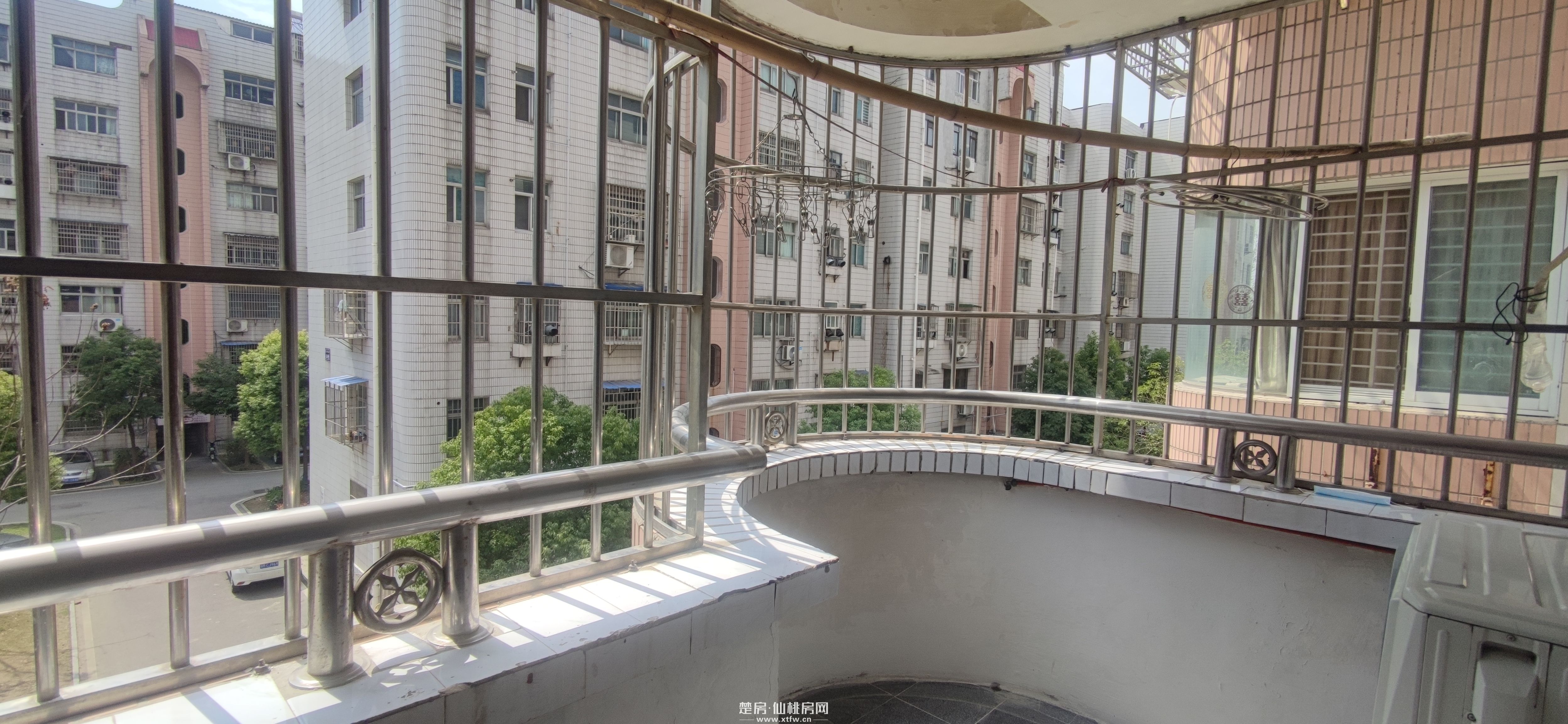 复州花园两房两厅一厨一卫年租业主自租