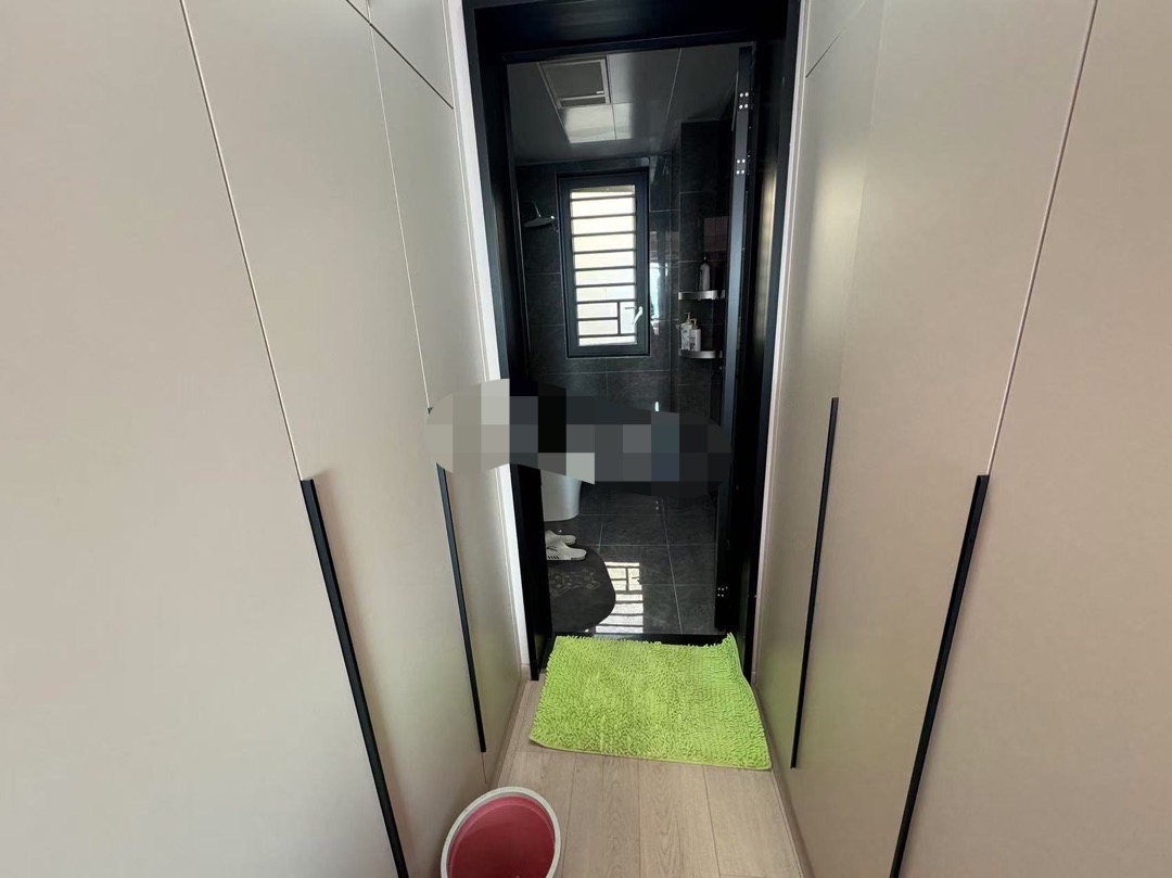 城西居住楼盘，精装三房两卫，大阳台装修9.9陈新，拎包入住证件满两年，