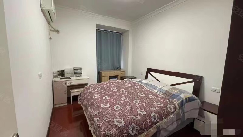 294，急卖。城南新城壹号旁，金诚花园，单价4700，电梯小高层，送地下停车位，