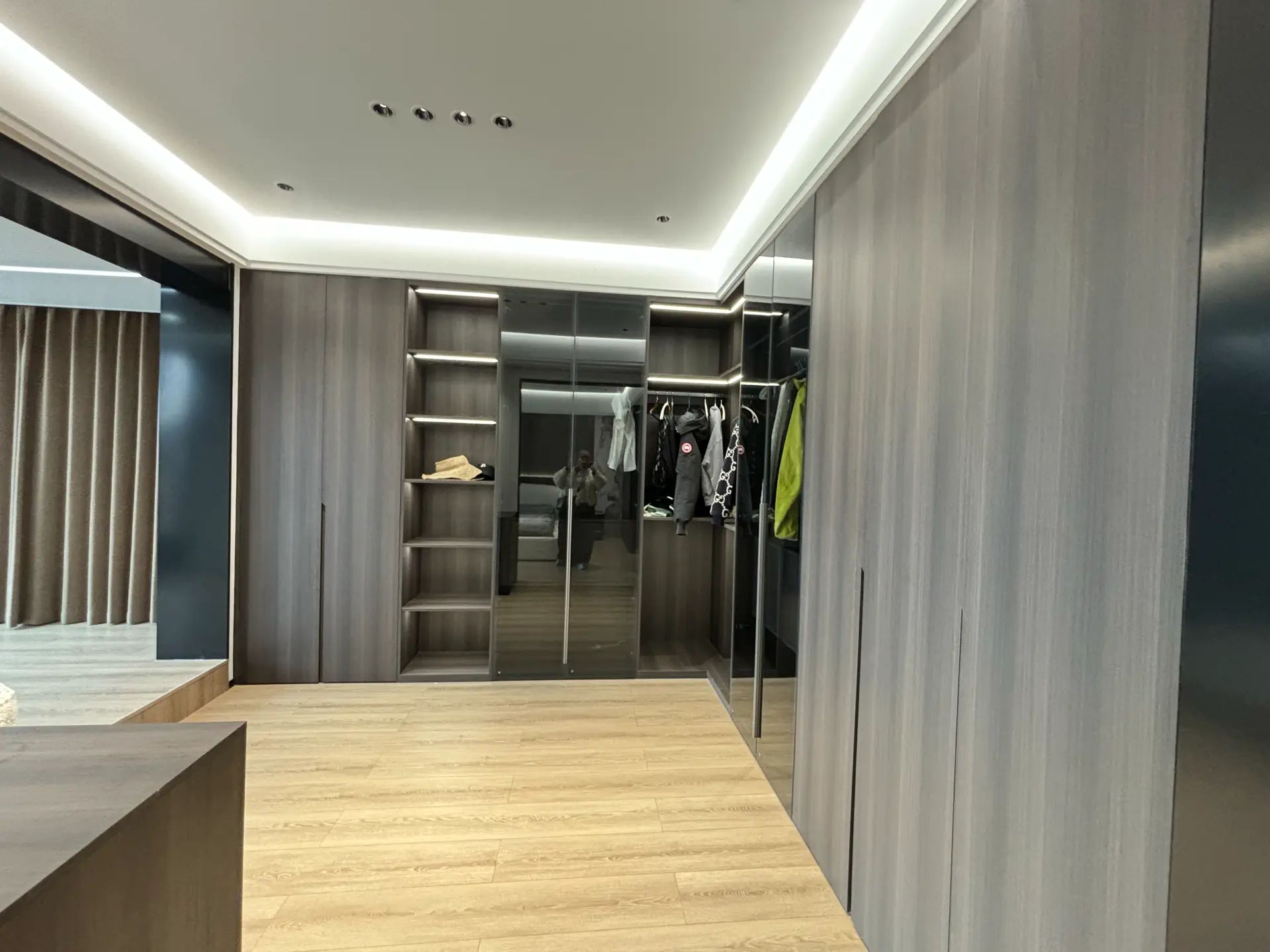 诚心出售，祥生观澜府，联排别墅，9.9成新，豪装，入住3个月，证满二