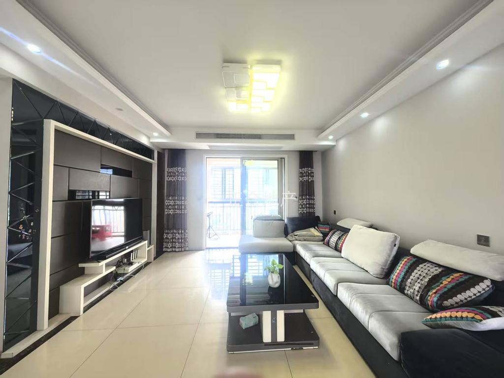 锦绣江山，边户，电梯好楼层，精装三房，单价5200+，看中谈，满二.