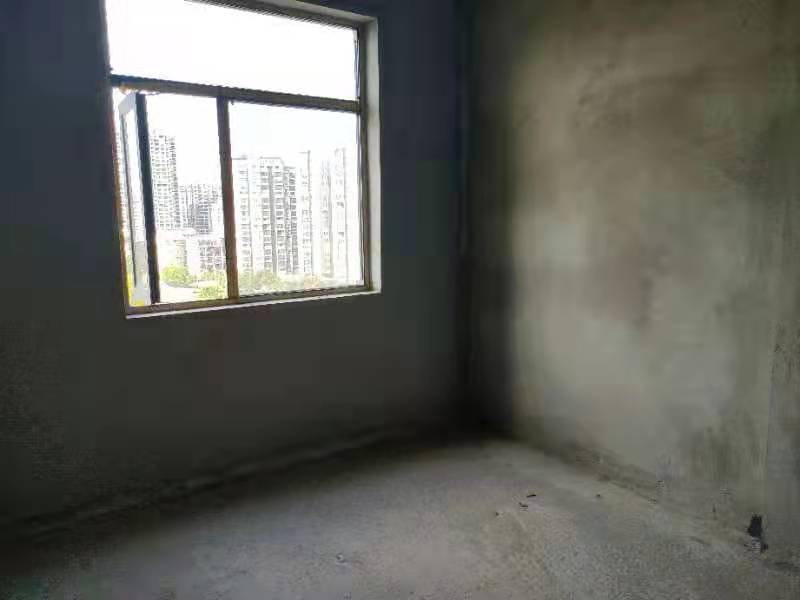 都市高尔夫南城次新小区电梯中高层视野奇好两房单价4500