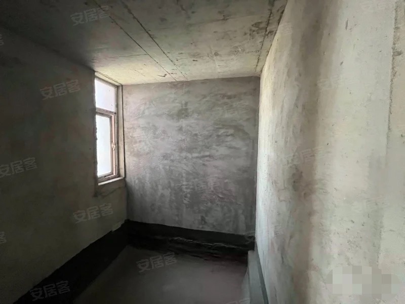 捡漏，城南，新街，电梯好楼层​，单价4000，沔阳xiao学新三中，证满二