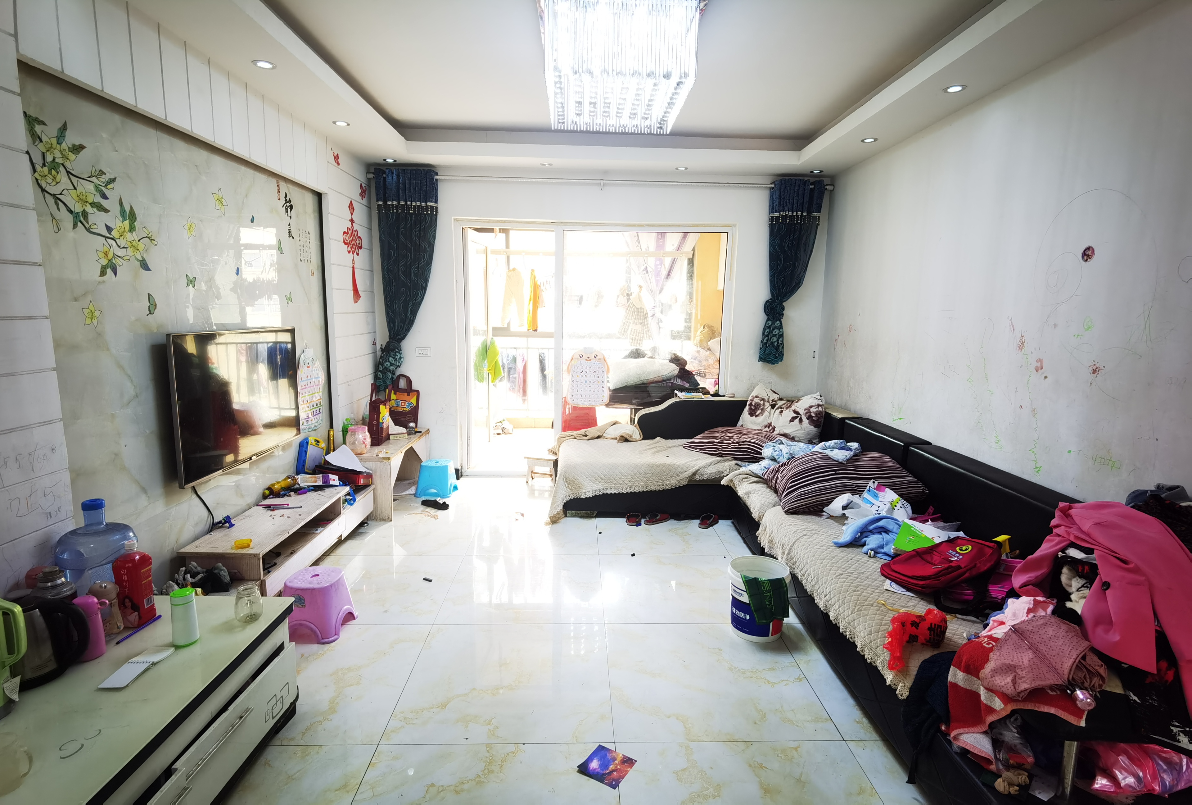 满庭春.  带供暖 .六千三. 精装三房. 看房方便. 小区配套成熟