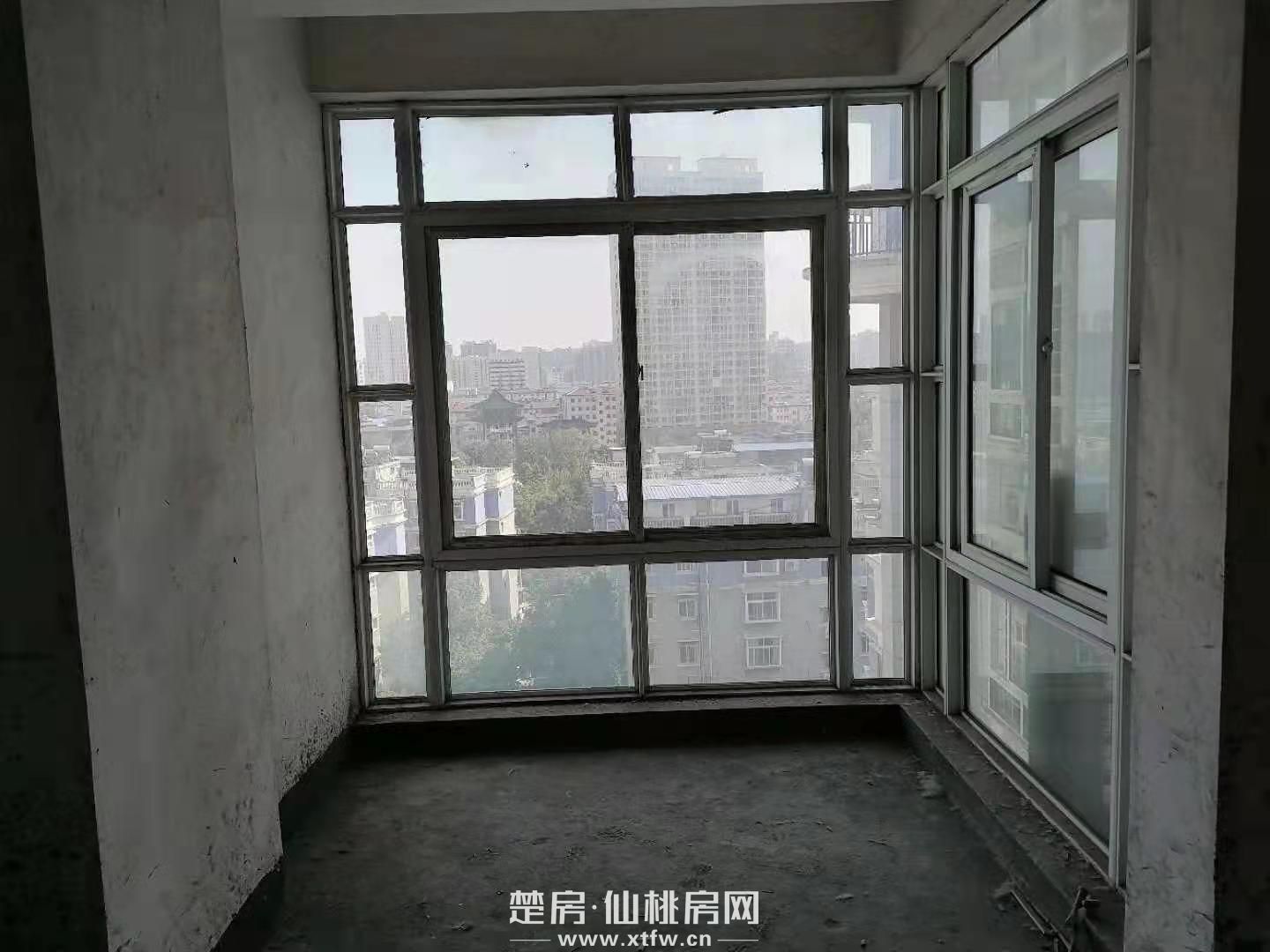 ！！！现售！宏运名居，电梯毛坯房178.5平方，东南北向！！！