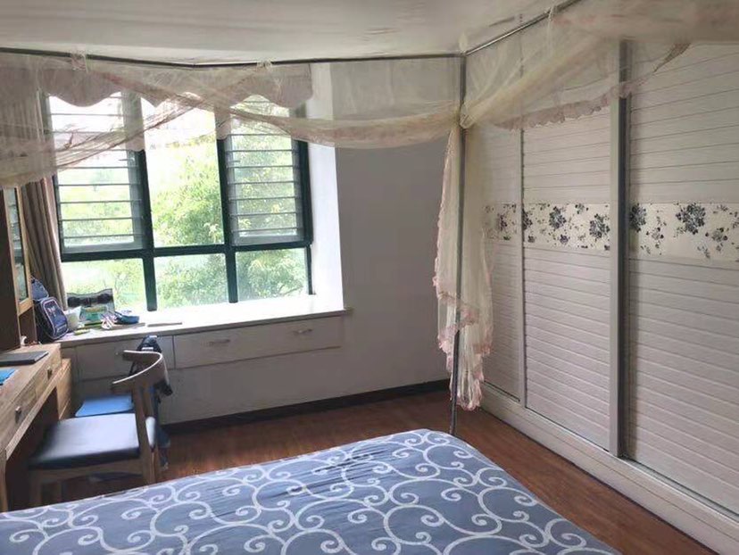 城一号小高层，精装修，拎包入住