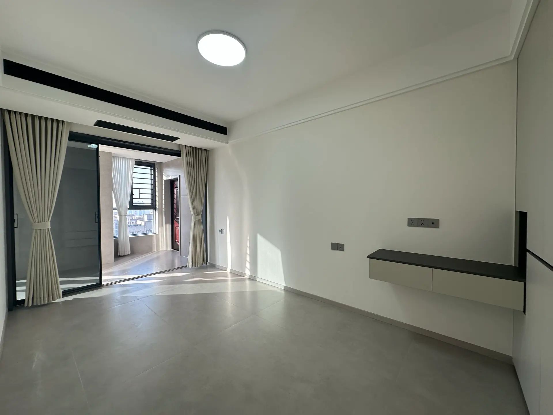 城南，元泰未来城，湖景房，精装三房，两梯两户，长阳台，入户花园，证满二