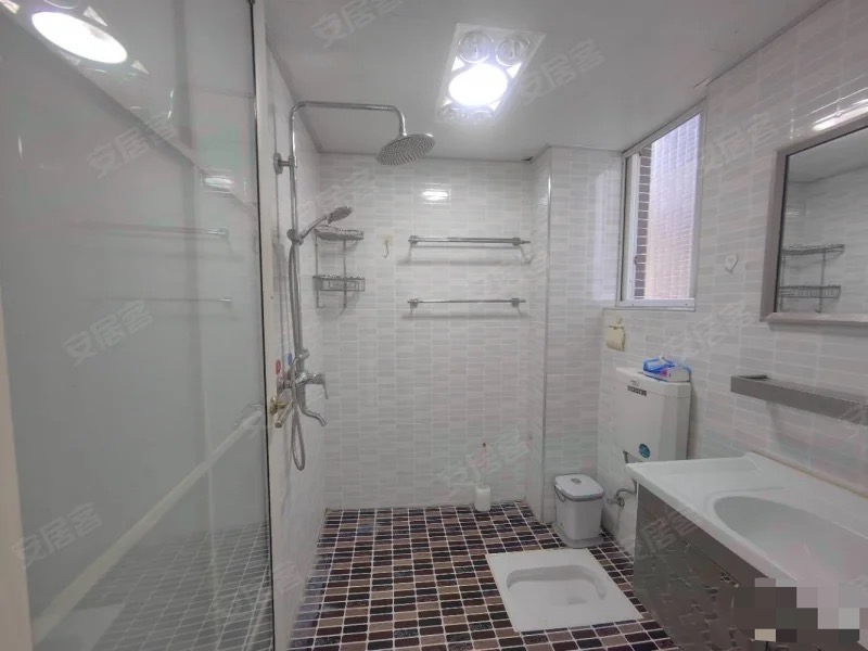 城东，和合国际，精装三房二卫，，好楼层23楼，包满二，