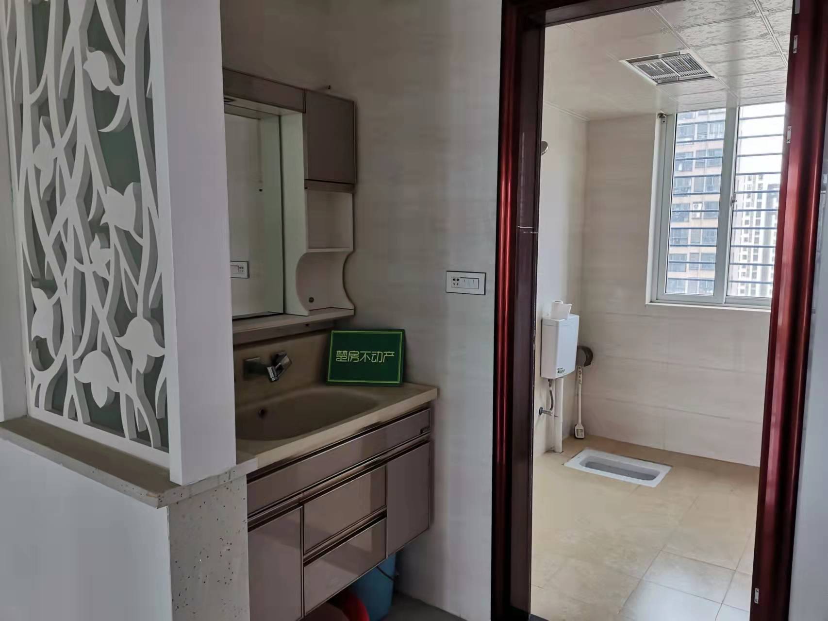 仙桃一中对面翰林公馆精装大五房家电家私全送中高层视野采光好满二