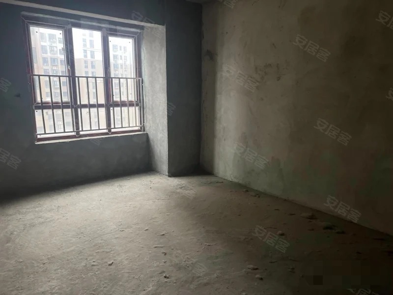 城南，沔阳公馆，毛坯房3房2卫，中间楼层，单价5000，证满二年，