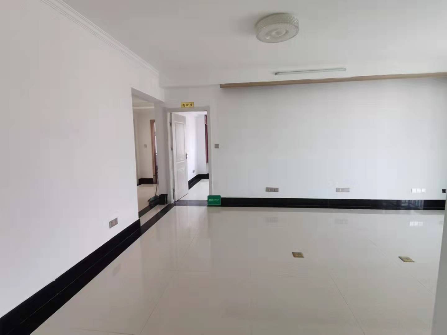 城市丽景精装大三房南北双阳台证满二看房方便诚意出售！