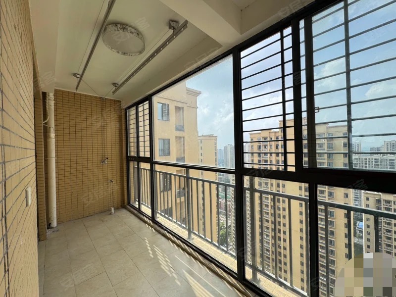 城南，森林国际，双书包房，精装三房两卫，采光好，业主诚心出售