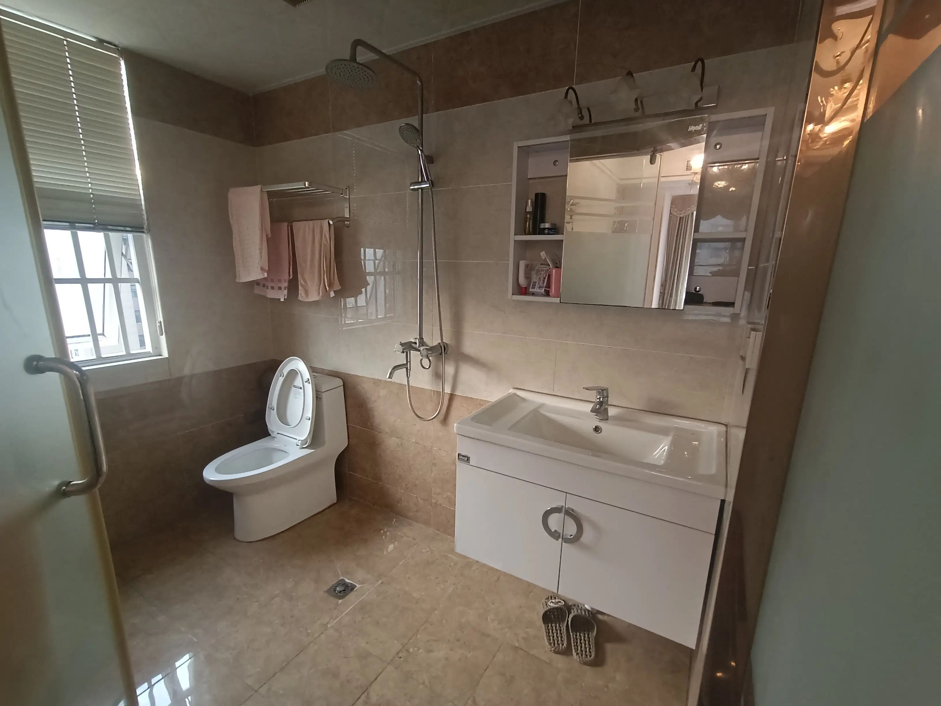 城南新三中旁，元泰精装大三房，中央空调，拎包入住