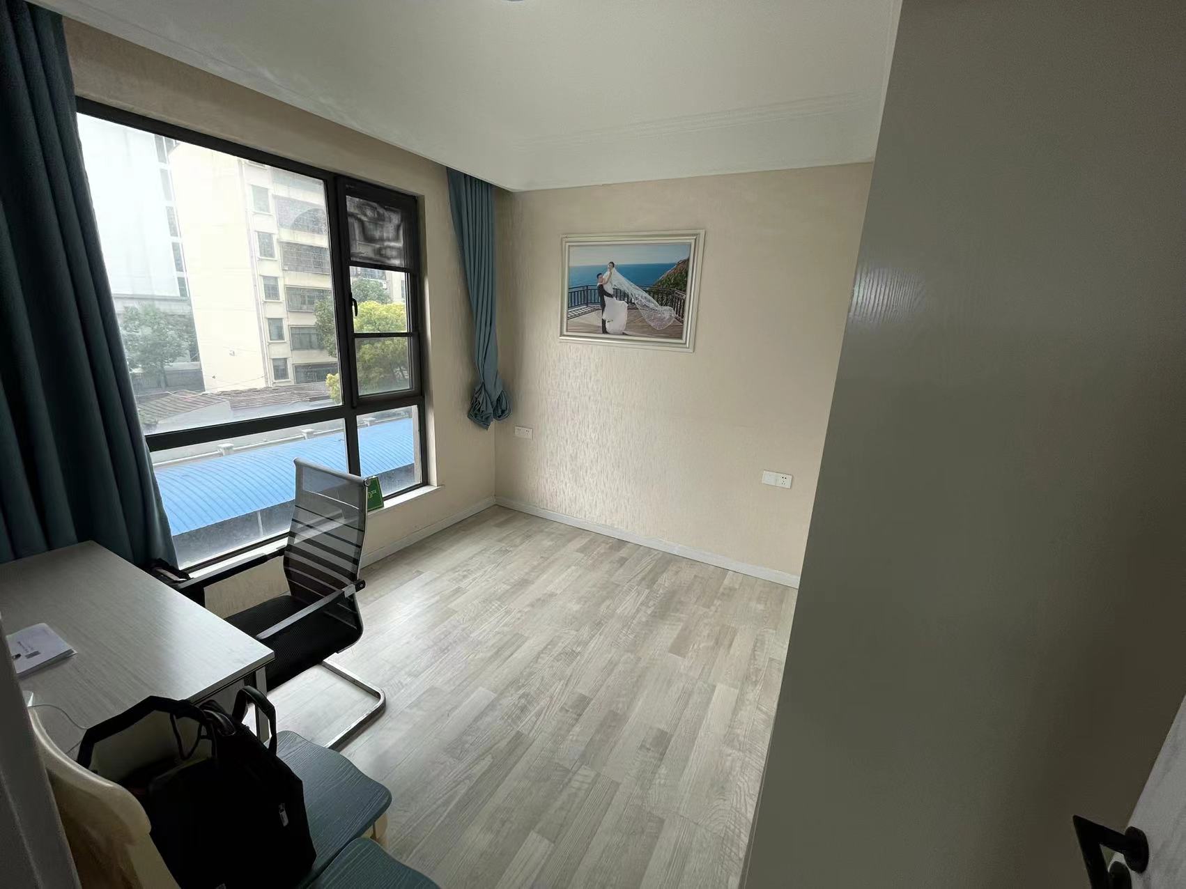 御台公馆证件在手装修很新三房两卫老证可以贷款品质小区