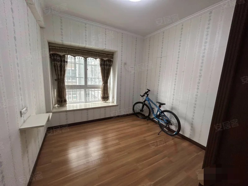 332，城南，汉江景苑，精装四房，单价4900，电梯小高层，老证，元泰三中