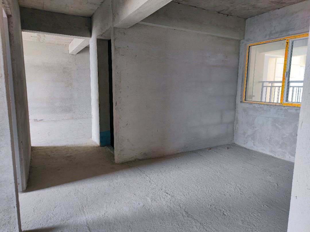 城南，蓝天新城，精装三房，送车位，好楼层，证满二