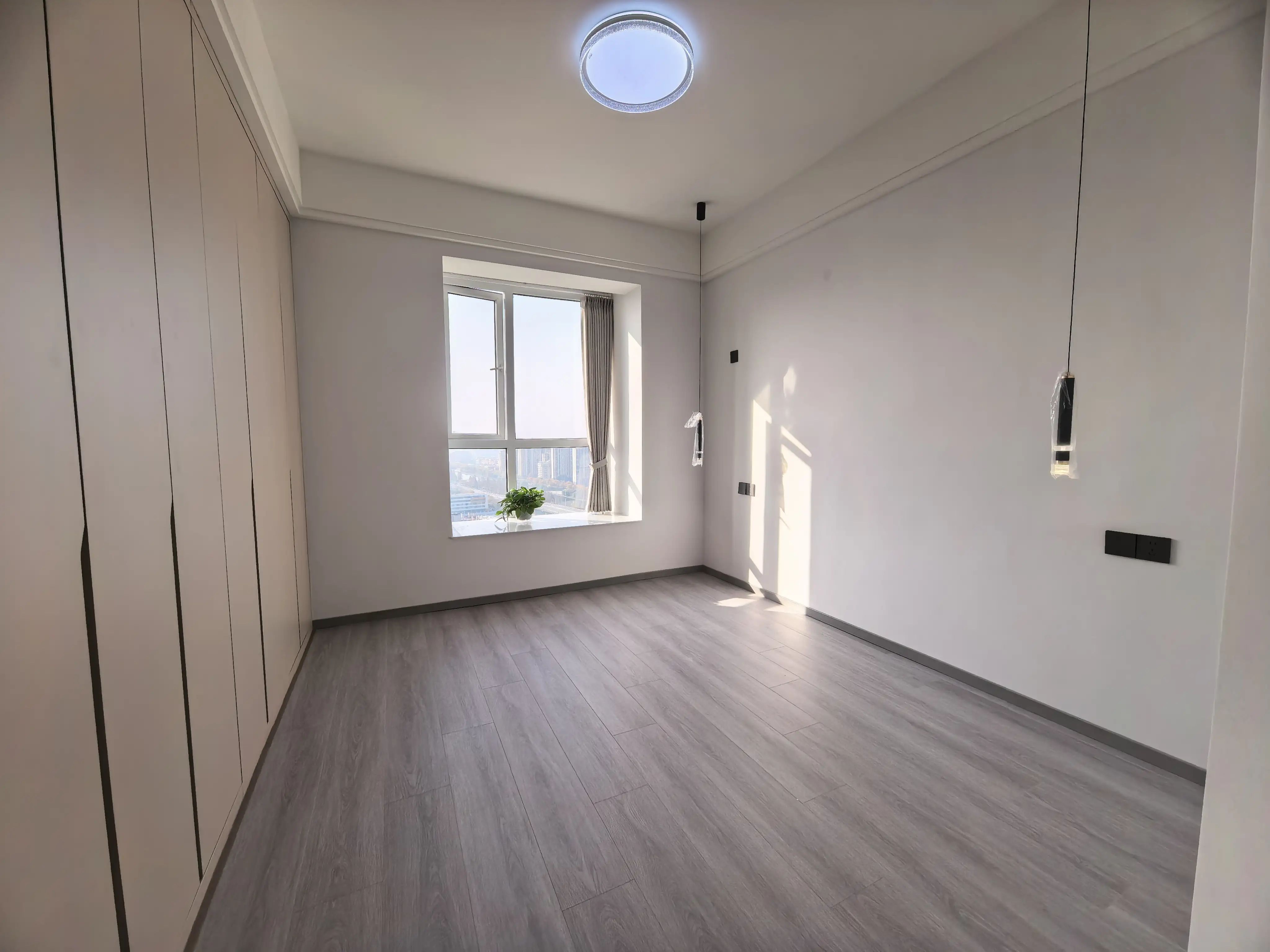 降价，元泰未来城A区，电梯好楼层，全新精装三房二卫，证满二