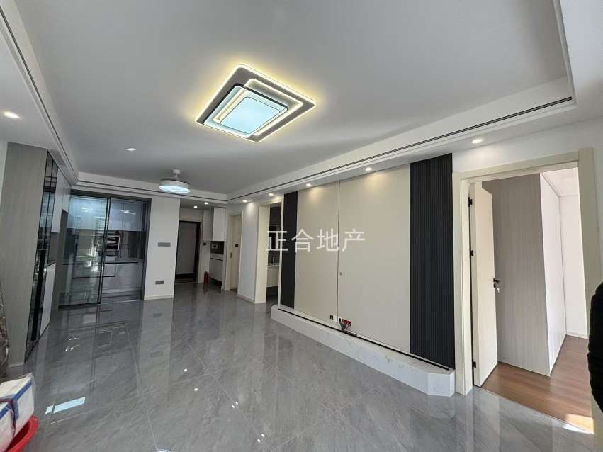 对面仙桃小穴，新三中全新装修三房，满二