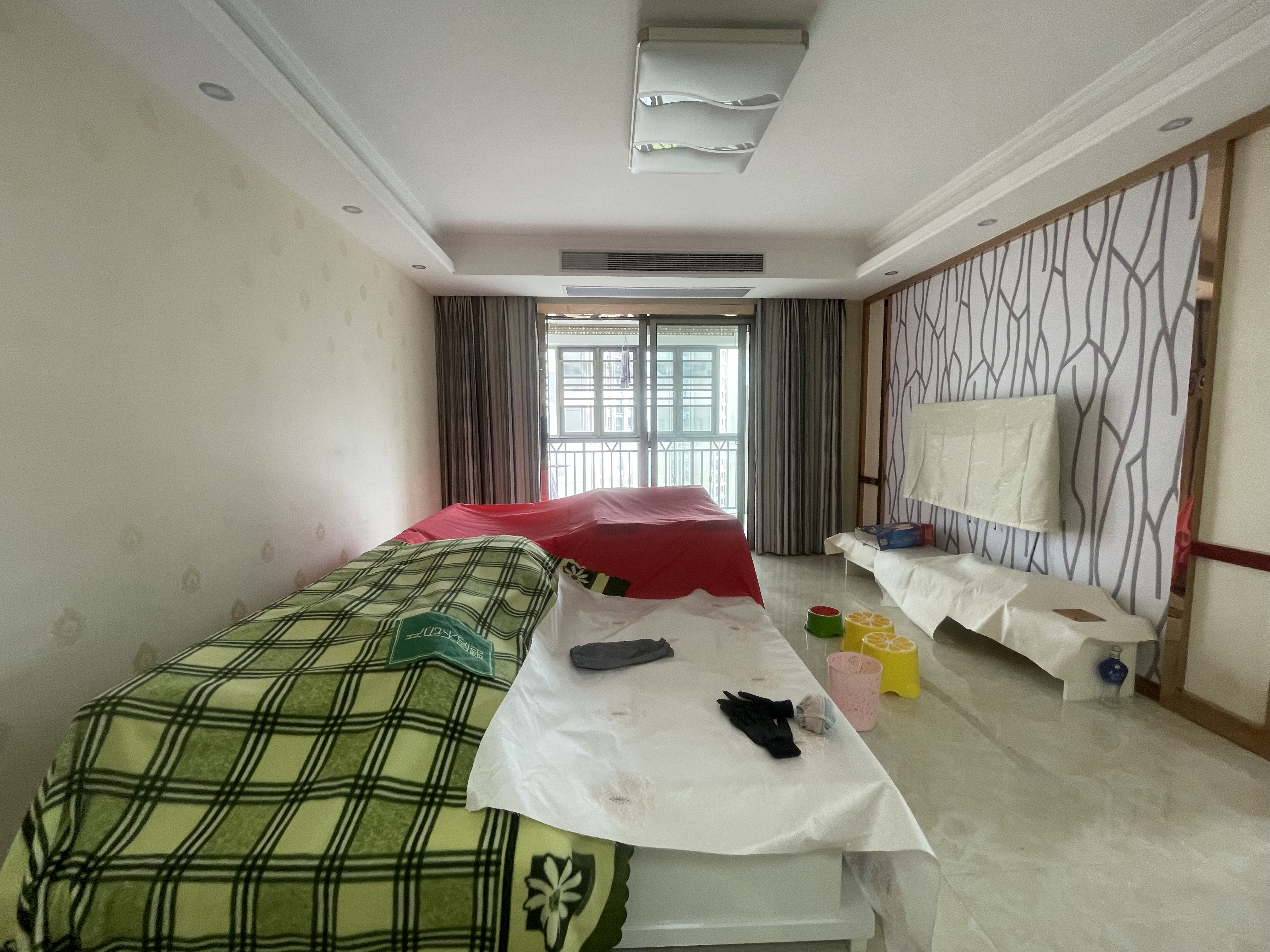 锦绣江山电梯婚房，全新装几乎未住，业主外地置业，南北通透餐客一体，看房方便