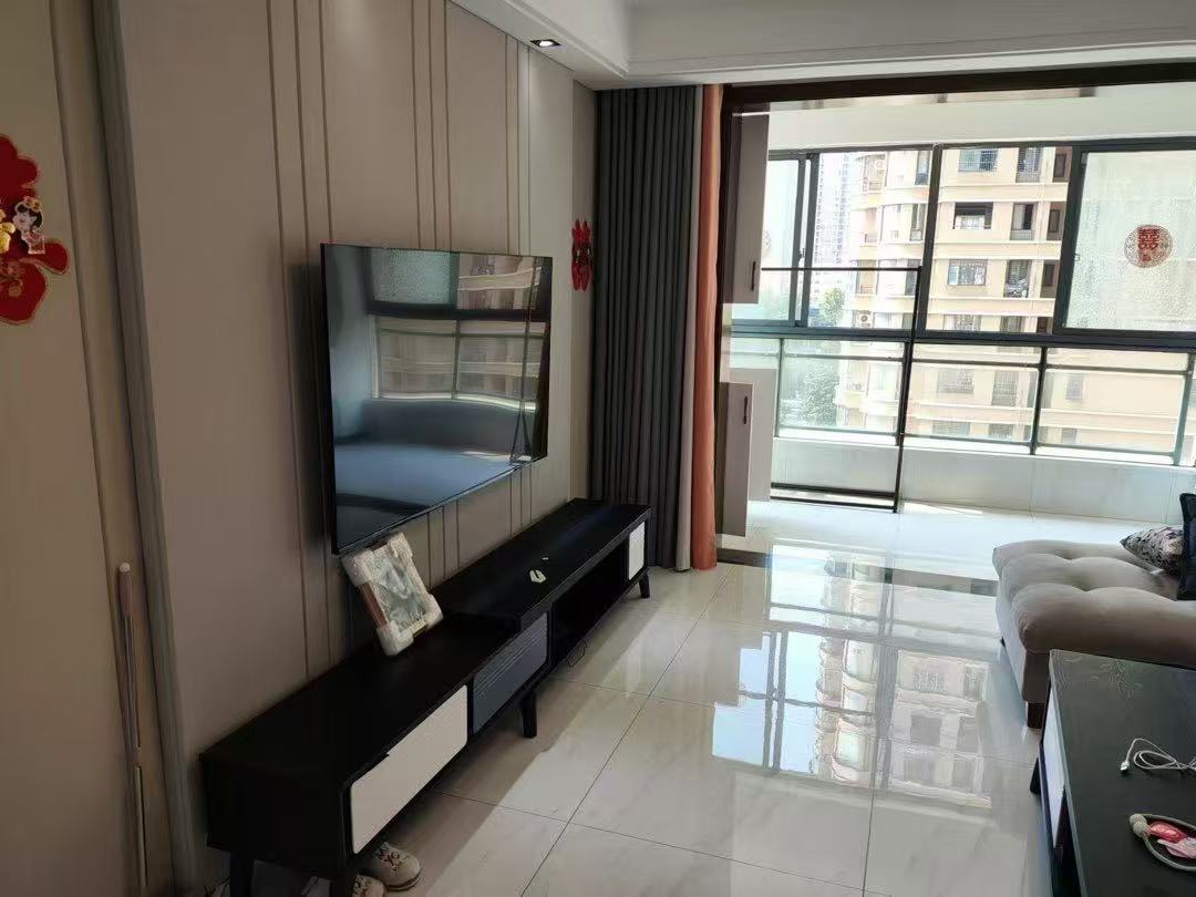 降价了，捡漏，公园世家，精装四房，成色好！好楼层，南北通透，证满二