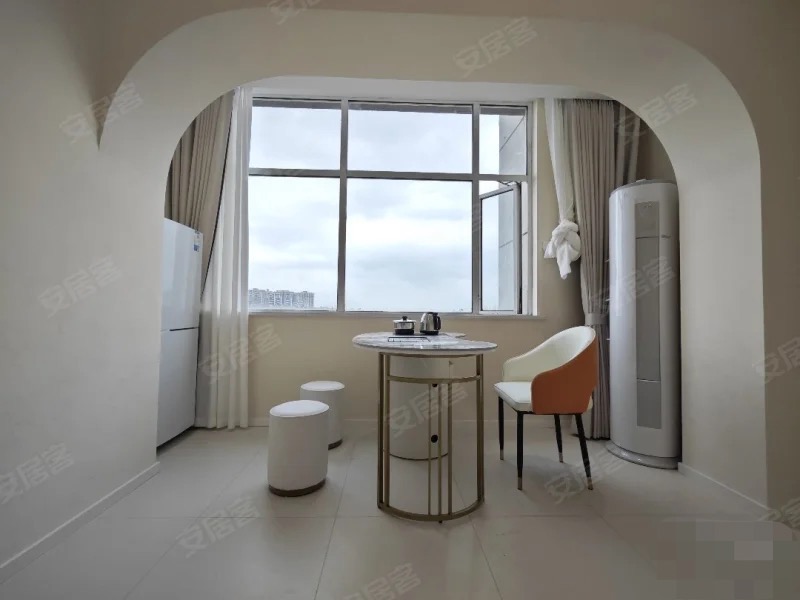 159，降价了！纽芬兰附近，全新精装，只卖21万，70年产权带证，房东亏死，电梯好楼层，证满二