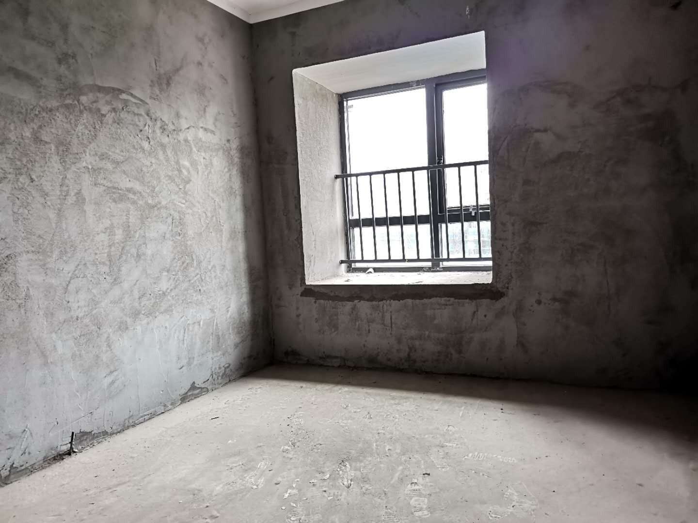 新二中小学对面森林国际大两房 楼层好 户型方正